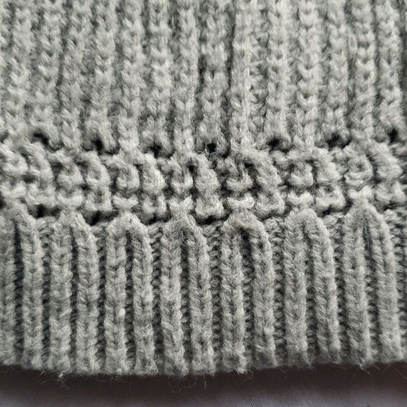 Forever 21 Gray Knit Cut-Out Sweater – Women's Medium - Picture 3 of 6